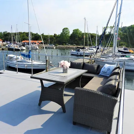 Hausboot-lafe Flensburger Foerde Hotel en barco *