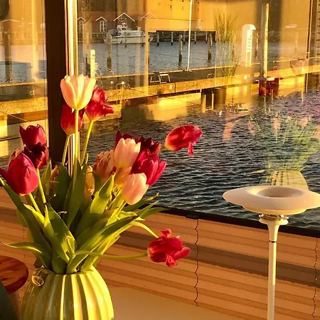 Hotel en barco Hausboot-lafe Flensburger Foerde *