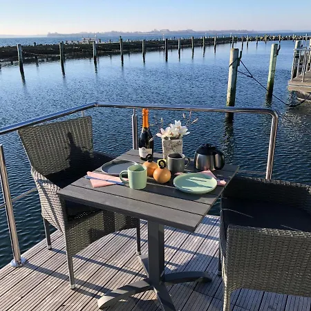 Hausboot-lafe Flensburger Foerde Hotel en barco Egernsund