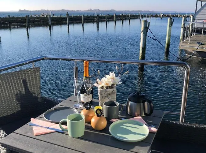 Hausboot-lafe Flensburger Foerde * Egernsund